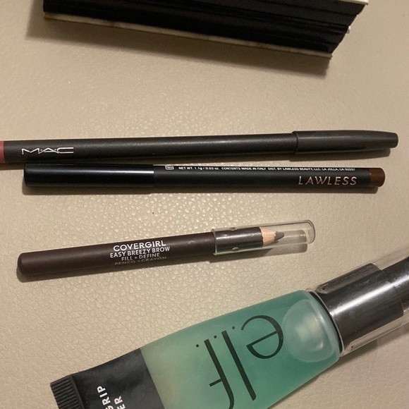 Motives Iconic Palette & Mac & Lawless& Covergirl makeup cosmetics. Used once - Picture 5 of 8